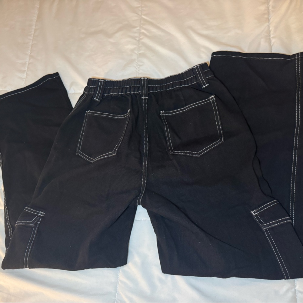 SHEIN Black Cargo Pants with Contrast Stitching - Picture 4 of 5